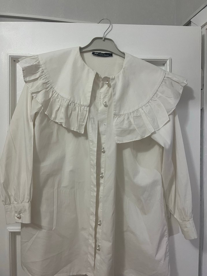 Merve gültekinler 
Fırfırlı Beyaz Keten Kadın Gömlek - Görsel 3