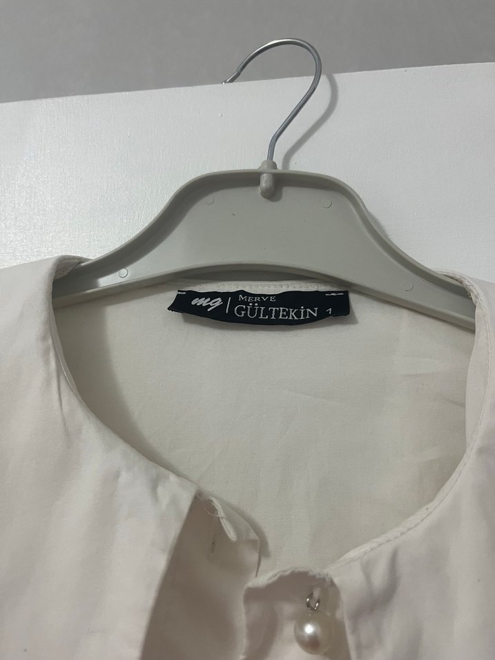 Merve gültekinler 
Fırfırlı Beyaz Keten Kadın Gömlek - Görsel 2