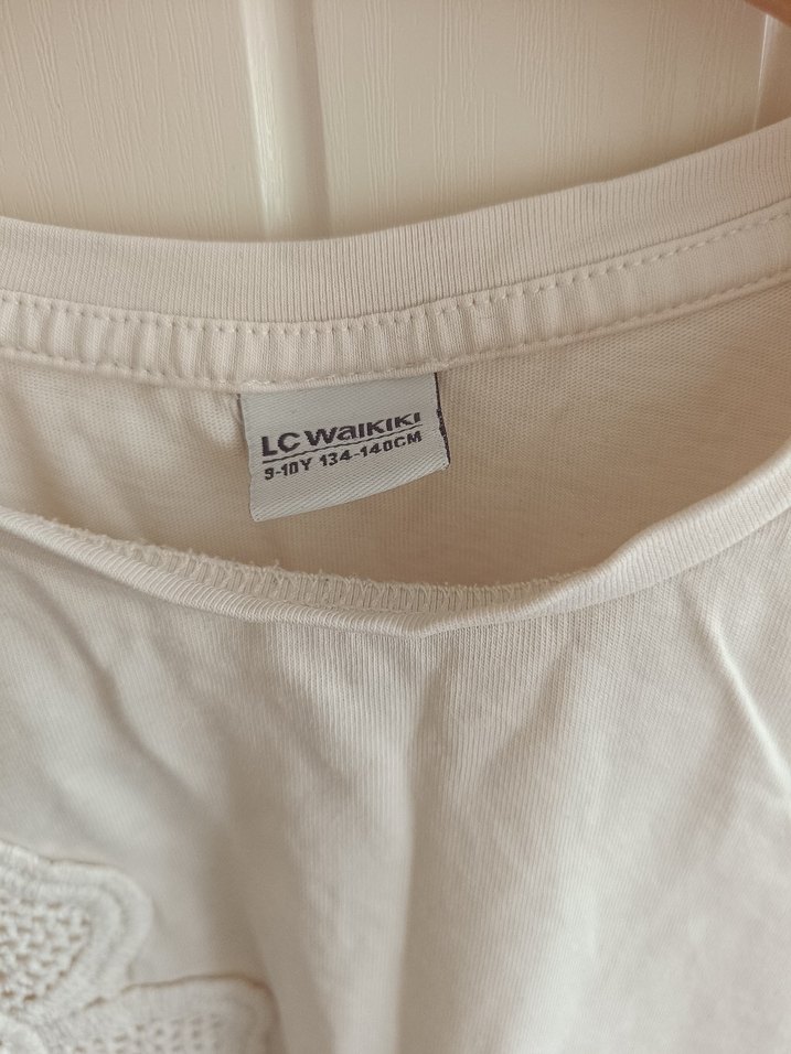 LCW Nakışlı Beyaz Kız Çocuk Tişörtü - Görsel 3