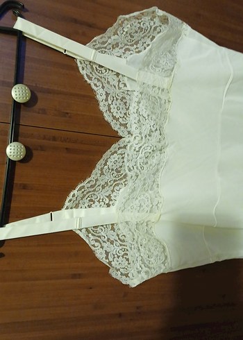 Dantel Detaylı Beyaz İnce Askılı Gecelik, kombinozyon. - Görsel 4