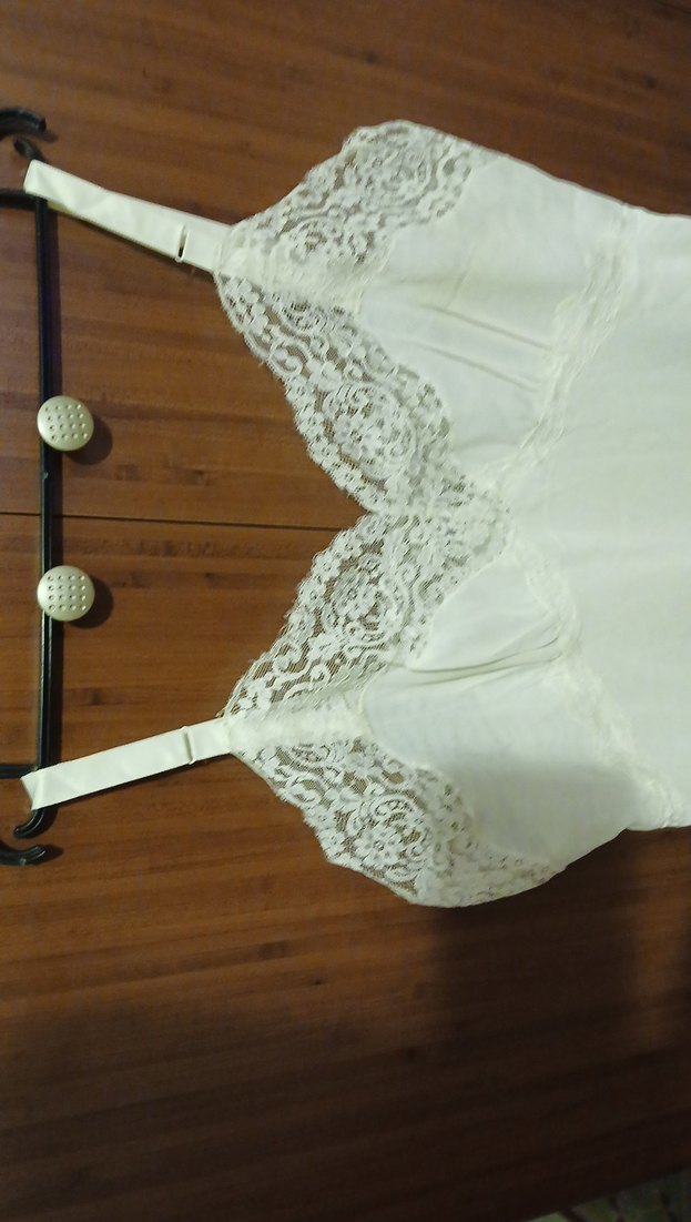 Dantel Detaylı Beyaz İnce Askılı Gecelik, kombinozyon. - Görsel 3