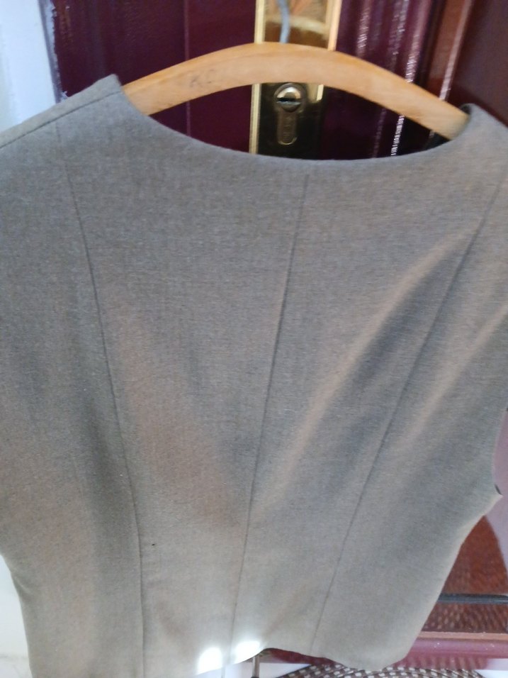 Düğmeli, sümerbank yünlü kumaşından dikilmiş   Kadın Yeleği - Görsel 5