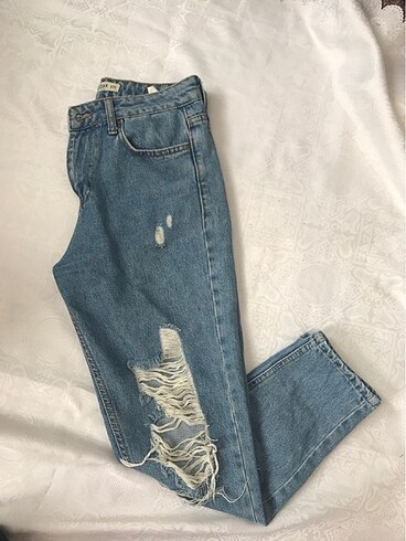 Addax yırtık mom jean+krem pantolon ilanı