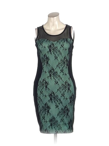PreLoved Kısa Elbise %70 İndirimli.