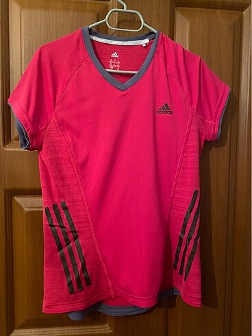 Adidas tshirt