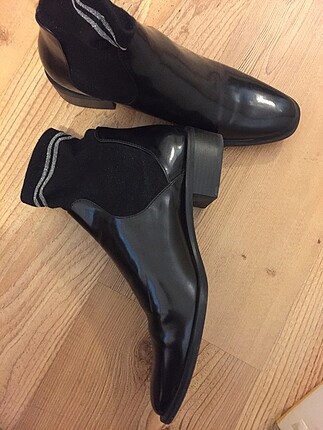 Zara bot