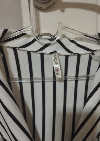 Çizgili Beyaz Kuşaklı Ofis  ceket - Görsel 3