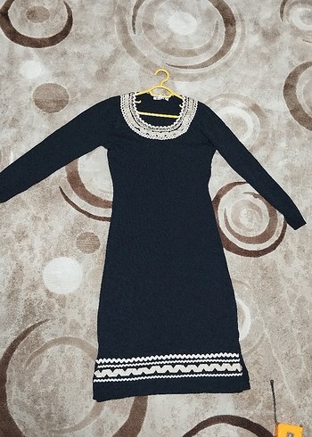 Siyah Nakışlı Uzun Triko Elbise - Görsel 3