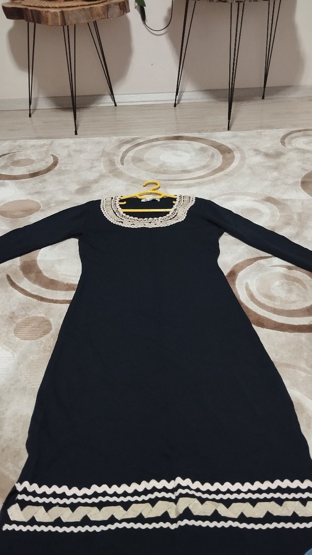 Siyah Nakışlı Uzun Triko Elbise - Görsel 4