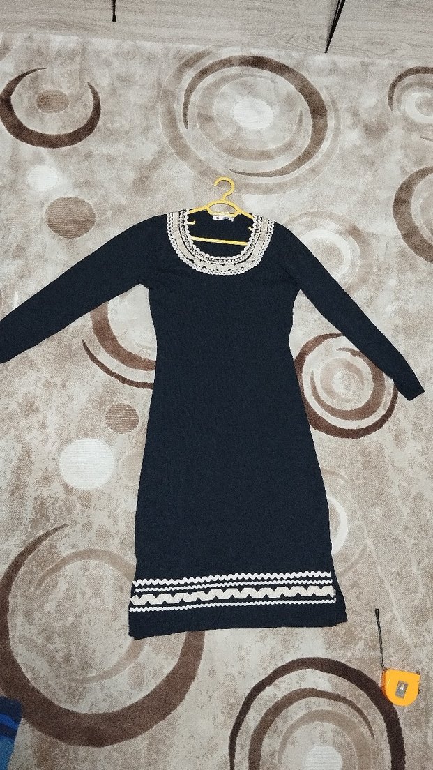 Siyah Nakışlı Uzun Triko Elbise - Görsel 3