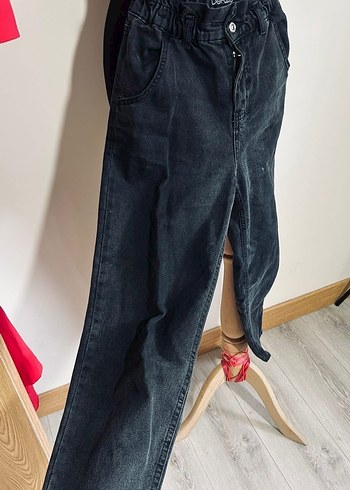 Kadın Siyah Bol Kesim Kemerli Denim Pantolon - Görsel 3