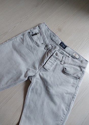 Armani Jeans 31