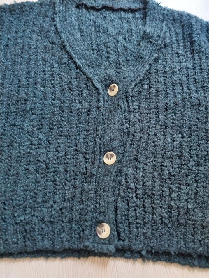 Kısa Örgü Kadın Hırka - Görsel 2