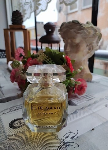 Elie Saab orjinal parfüm 