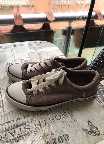 38 Beden Converse bez