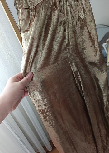 V Yakalı Parlak gold tulum - Görsel 5