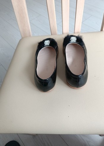 Kız Çocuk Siyah rugan ayakkabı özel günlerde de giyilebilir - Görsel 2