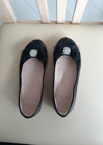 Kız Çocuk Siyah rugan ayakkabı özel günlerde de giyilebilir - Görsel 3