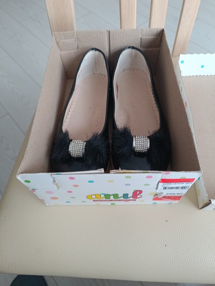 Kız Çocuk Siyah rugan ayakkabı özel günlerde de giyilebilir - Görsel 4