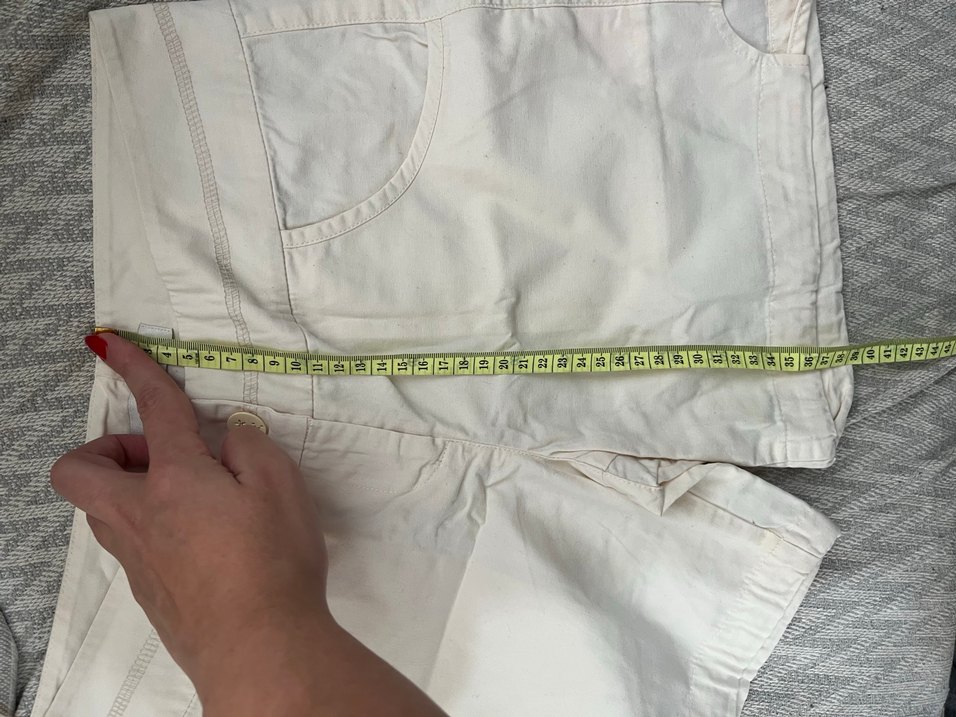 Düğmeli Beyaz Mini Pamuk Şort - Görsel 4