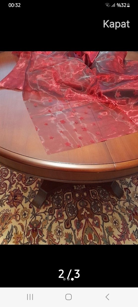 Kırmızı Parlak Yıldız Desenli Masa Örtüsü - Görsel 2