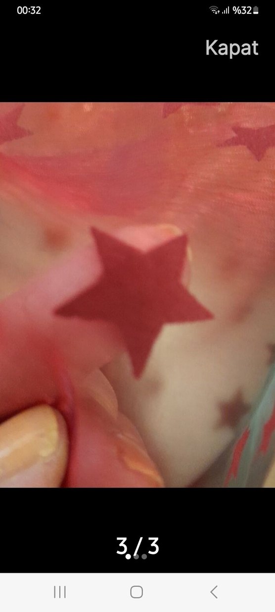 Kırmızı Parlak Yıldız Desenli Masa Örtüsü - Görsel 3