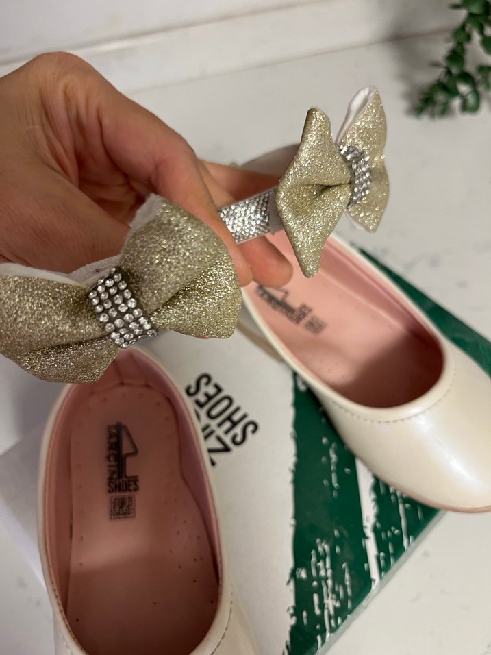 Kız Çocuk Beyaz Tokalı Babet Ayakkabı - Görsel 3