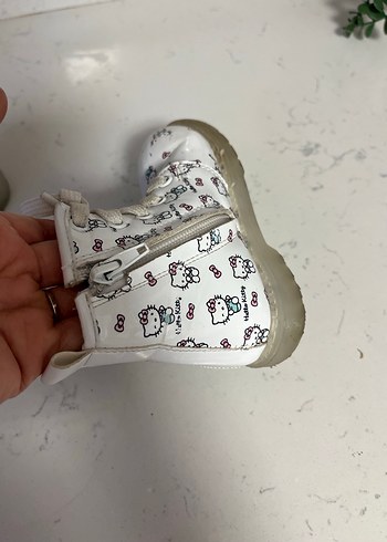 hello kitty ışıklı bot 26 numara - Görsel 4