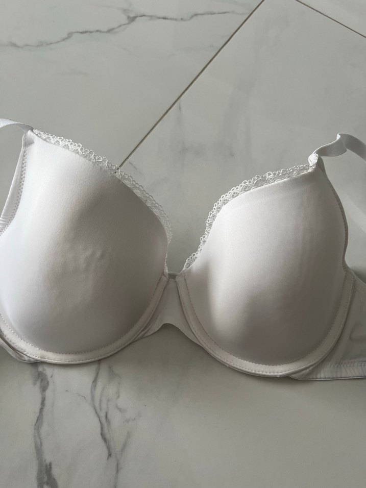 Beyaz ve Siyah Dantelli 2 li sütyen - Görsel 2