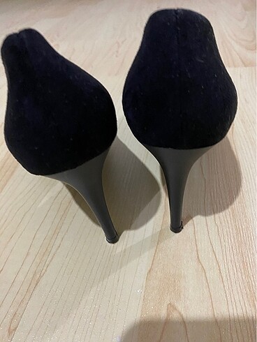 37 Beden Suet stiletto