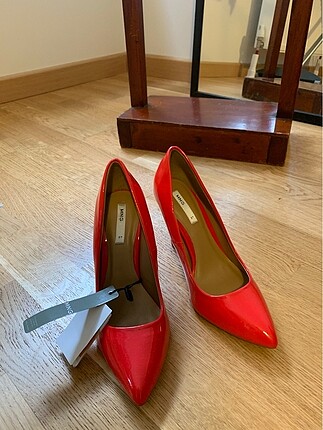Mango 37 numara kırmızı stiletto Sıfır!