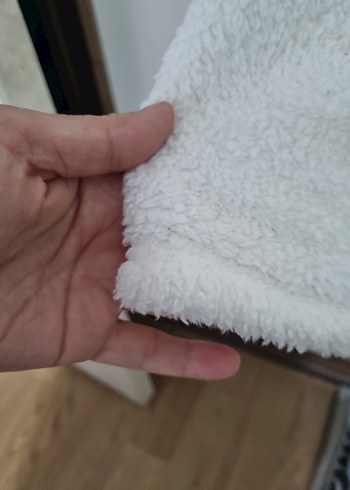 Lcw kız çocuk Beyaz Peluş Kapüşonlu Kız Yeleği - Görsel 3