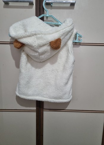 Lcw kız çocuk Beyaz Peluş Kapüşonlu Kız Yeleği - Görsel 5