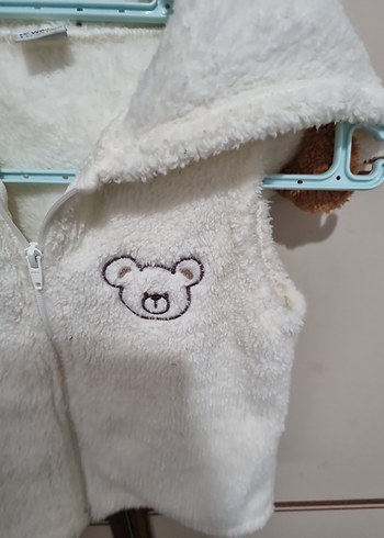 Lcw kız çocuk Beyaz Peluş Kapüşonlu Kız Yeleği - Görsel 4