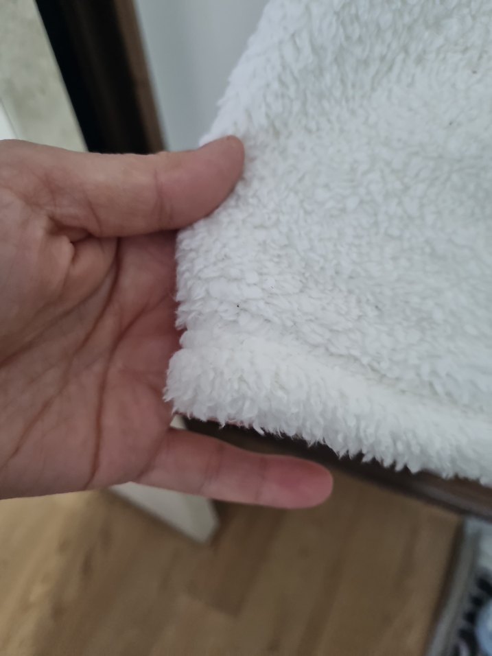 Lcw kız çocuk Beyaz Peluş Kapüşonlu Kız Yeleği - Görsel 3