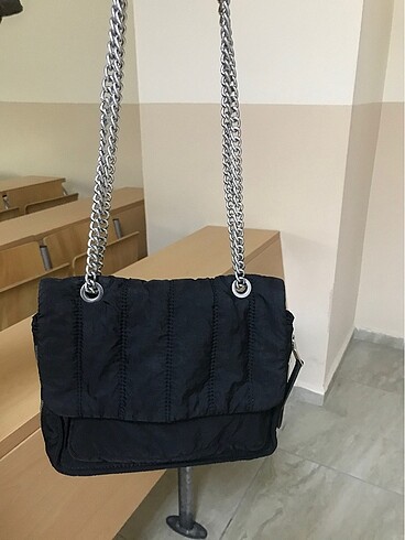 Pullandbear zincirli çanta