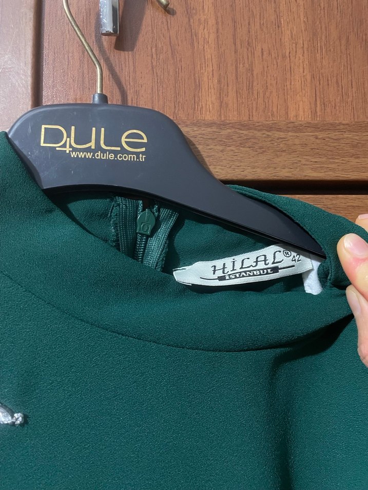 Yeşil Parlak Uzun Drapeli Kadın Elbise - Görsel 4