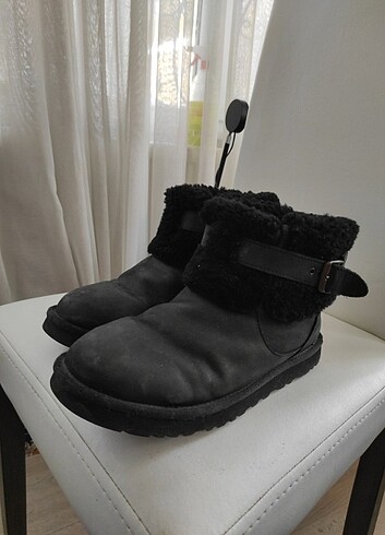 39 Beden siyah Renk Ugg 39 size 