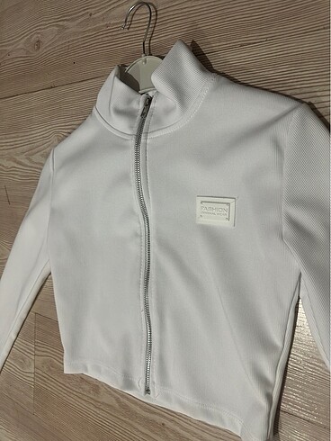 Zara Beyaz spor crop