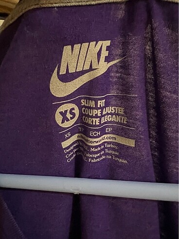 xs Beden mor Renk NİKE TSHİRT..