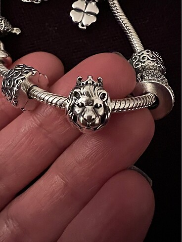 Pandora Aslan charm..KARGO ÜCRETİ