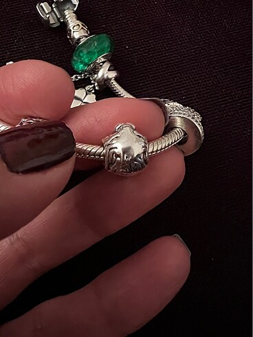 Beden gri Renk Pandora Aslan charm..KARGO ÜCRETİ