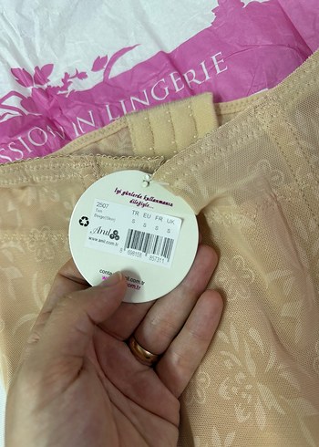 Toparlayıcı ve Dikleştirici Bej Bel Korsesi - Görsel 3