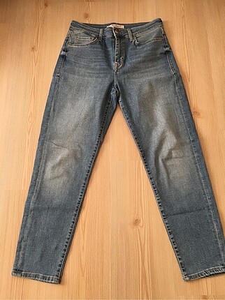 Mavi jeans.