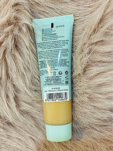 Beden Wet n wild Tinted hydrator