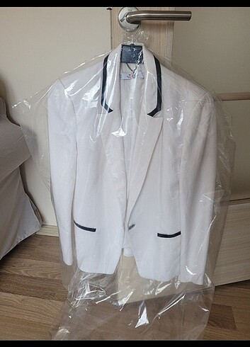 Beyaz blazer