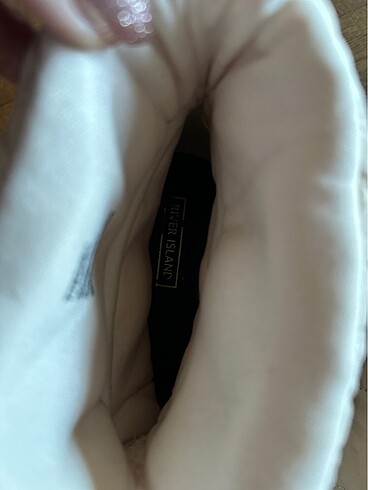 41 Beden River island boy