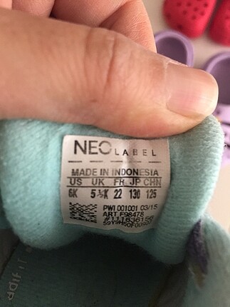22 Beden mor Renk Adidas neon 22 numara spor ayakkabı