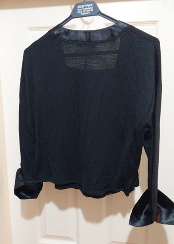 Uzun Kollu Siyah Gotik Keten Bluz - Görsel 3