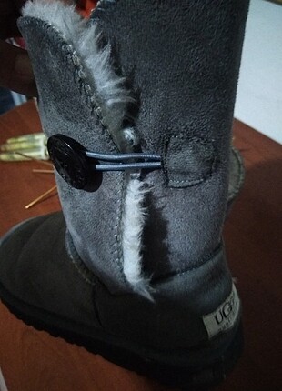 Ugg bot